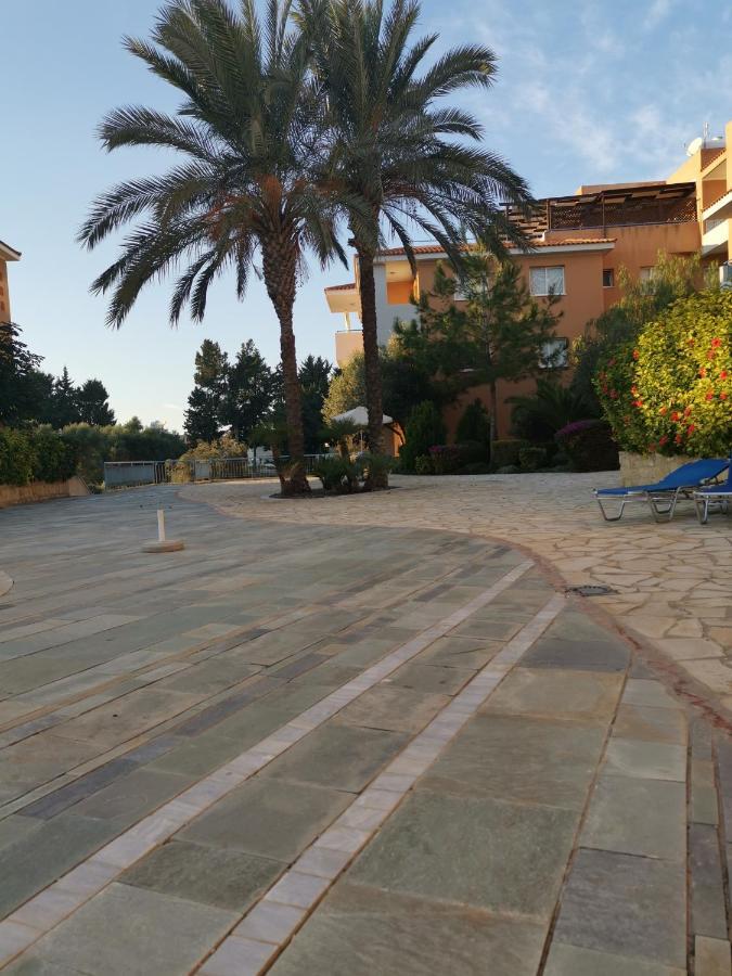 Iris Village, Near Kings Avenue Mall - By Imh Travel & Tours Paphos Exterior photo